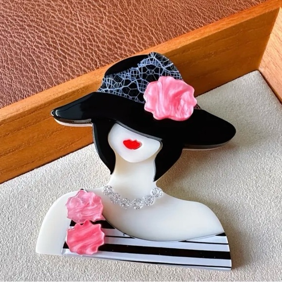 Jewelry - NWOT Acrylic Lady In The Hat Brooch